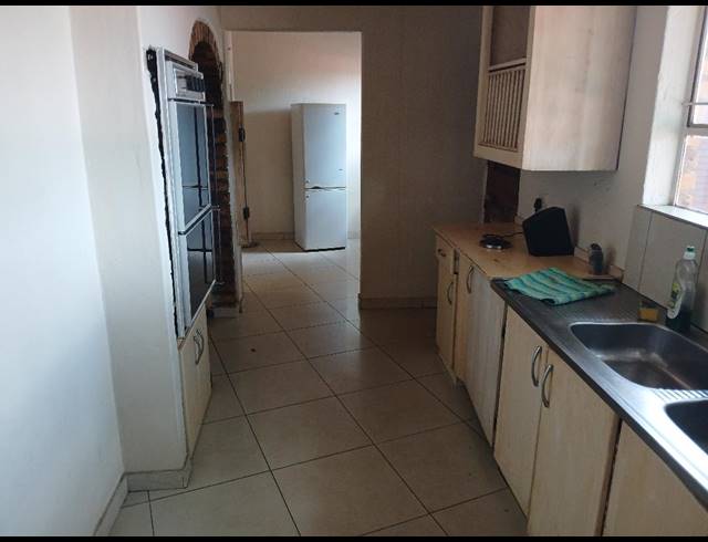 4 bed property to rent in RIDGEWAY